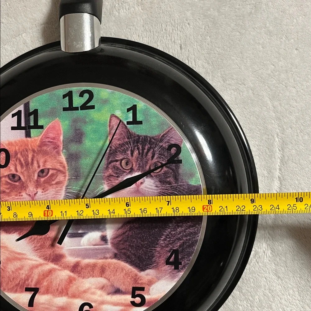 Cat Design Wall Clock. NWOT
